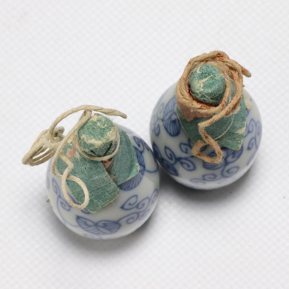 305B 葵文 雛徳利 対 箱付 染付  ミニチュア徳利 雛祭り 高さ5㎝