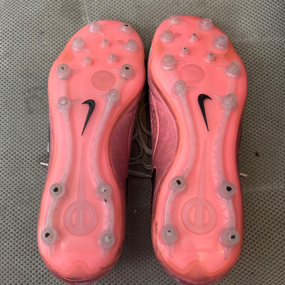 Nike サッカーシューズ ピンク/シルバー