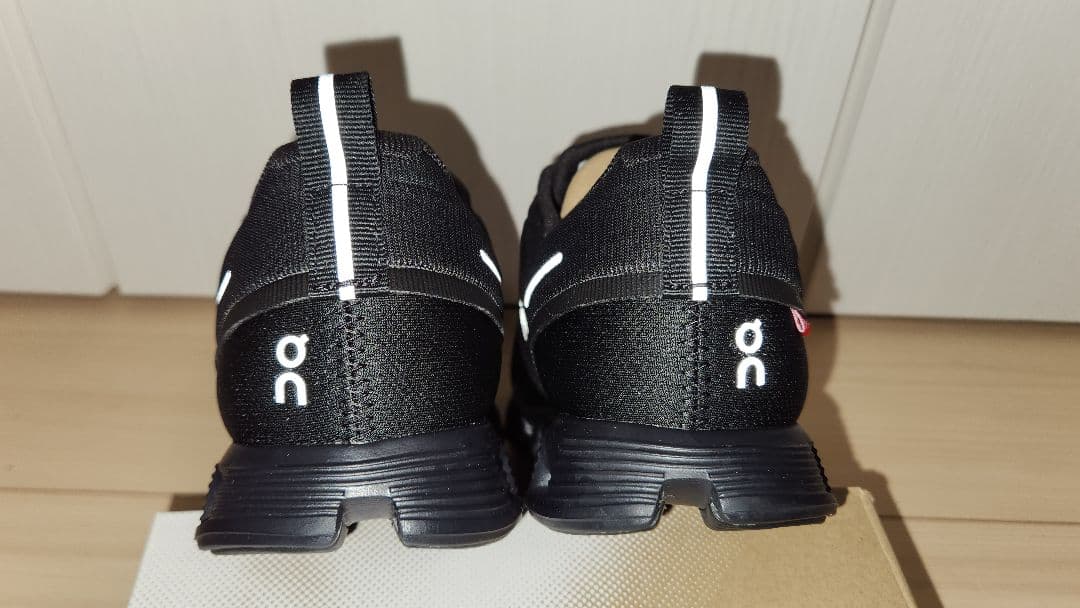 【新品未使用】On Cloud５Waterproof オン クラウド５ 27cm