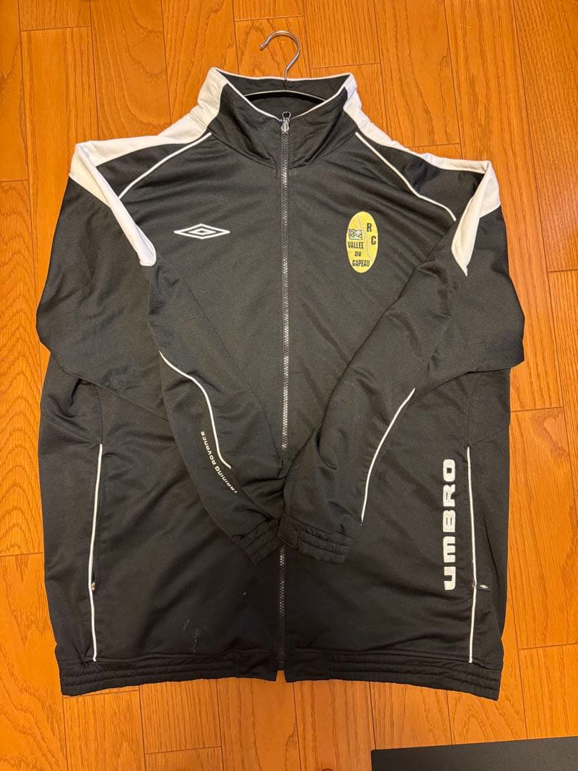 UMBRO ジップアップジャケット 黒