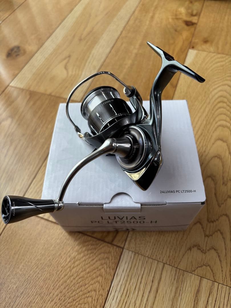 【美品】ダイワ　ルビアスPC LT2500-H