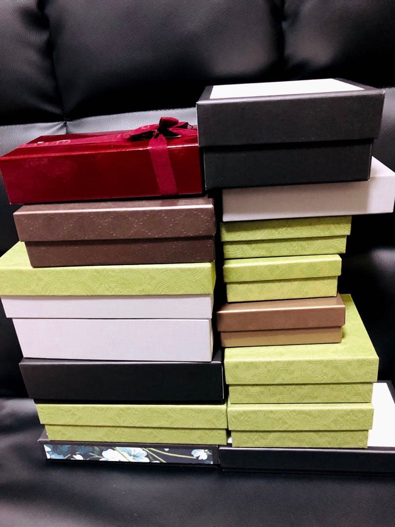 グッチ　バレンシアガ　財布空箱、小物空箱、保存袋、リボン、ショッパー　ブルームス