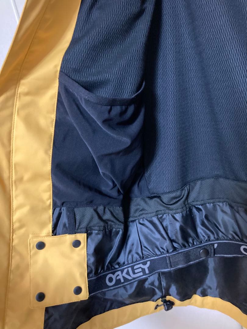 OAKLEY 防水スノーボードウェア US S サイズ日本Mサイズ