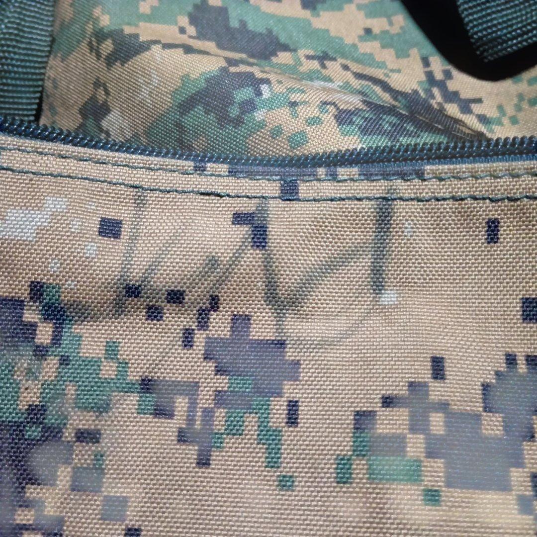 アメリカ海兵隊　迷彩中型ダッフルバッグ　放出品（実物）