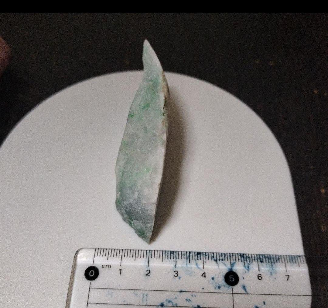 糸魚川翡翠　アップルグリーン　金山　原石　79グラム　送料無料