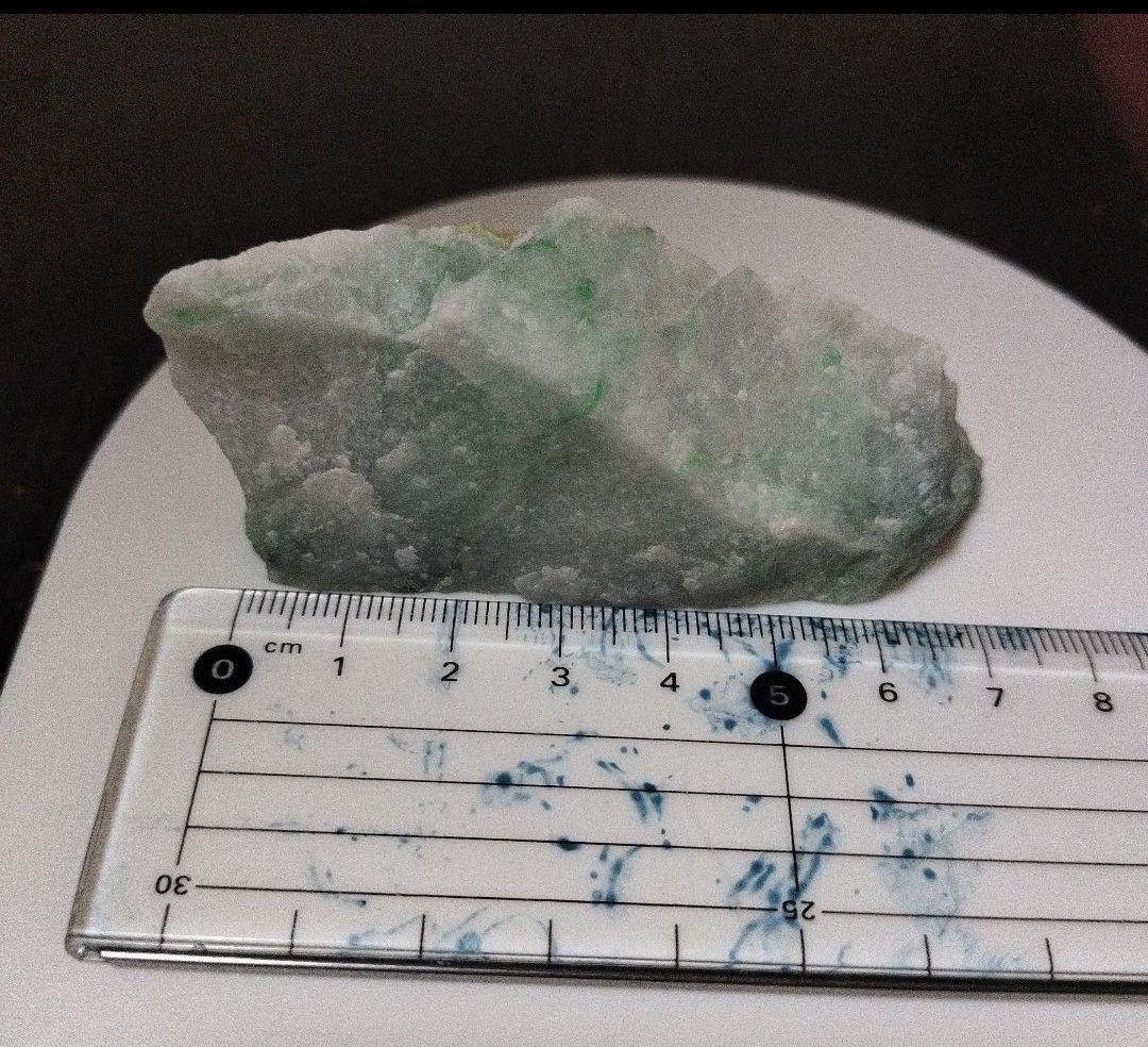 糸魚川翡翠　アップルグリーン　金山　原石　79グラム　送料無料