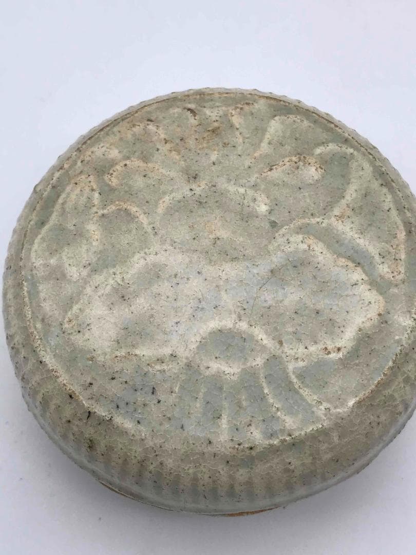 北宋時代　青白磁貼花牡丹文合子　香盒　香合　茶道具　香道具　(F-56)