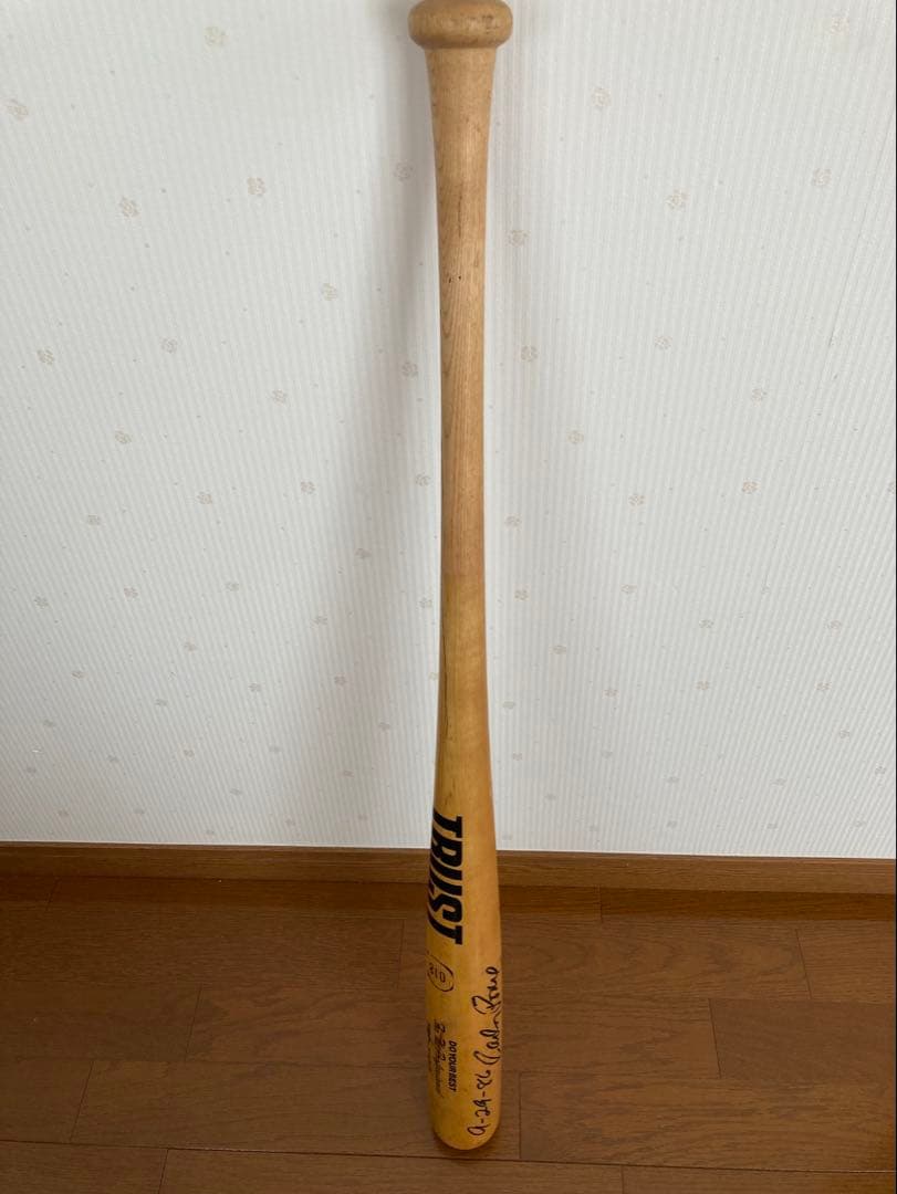 横浜大洋ホエールズ　C.ポンセ　実使用・直筆サイン入りバット