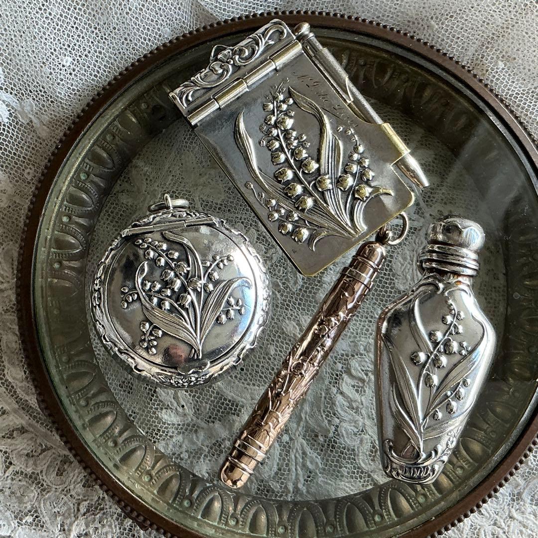 【B】フランスアンティーク　すずらん　パフュームボトル　フラコン・ド・セル