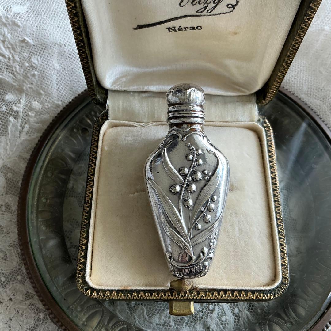【B】フランスアンティーク　すずらん　パフュームボトル　フラコン・ド・セル