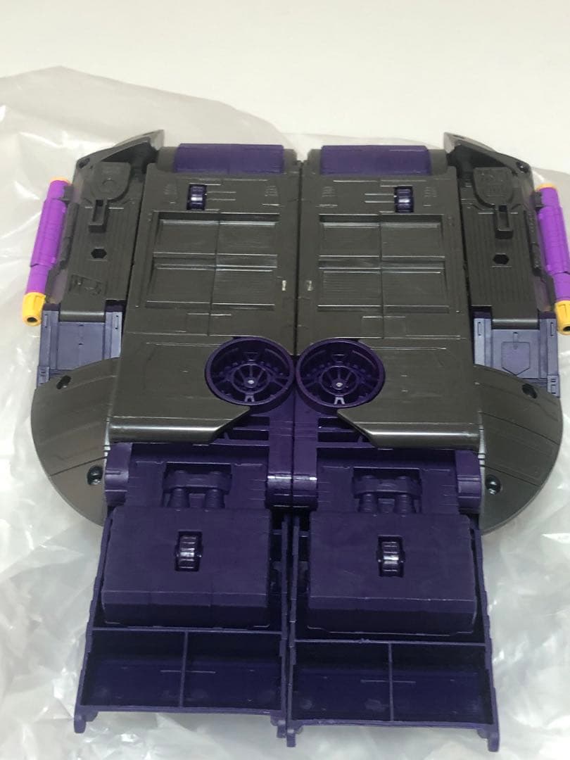 トランスフォーマーレガシーユナイテッド　タイダルウェーブ（アルマダユニバース）