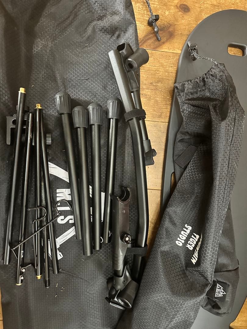 男前なサイドテーブルセット　ミサイルテーブル