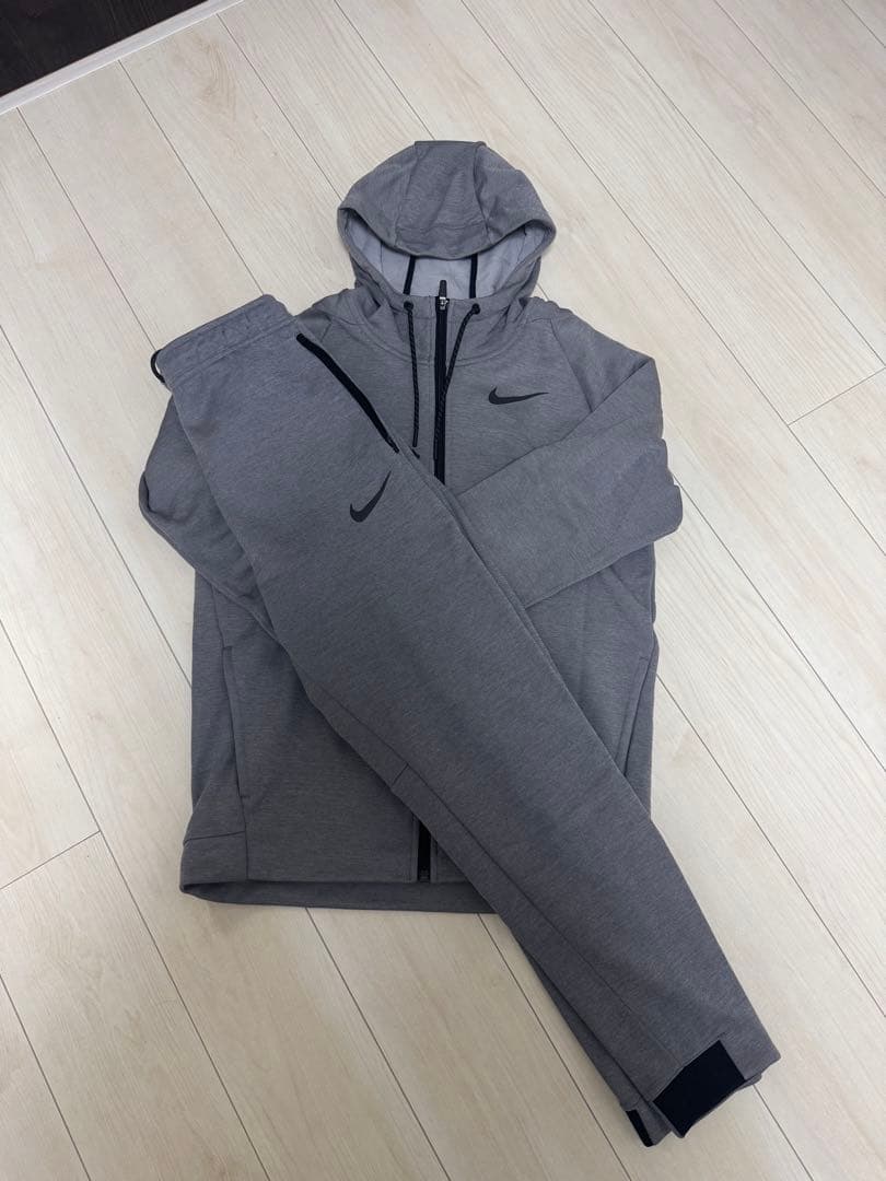 美品 ナイキ セットアップ ジャージ上下 グレーLサイズ