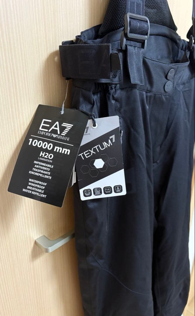 エンポリオアルマーニEA7 ビブパンツ　スノボー　スキー　ウェア　メンズ