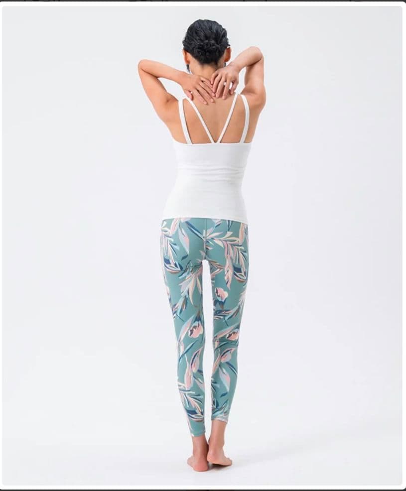 最新SUKALAダブルストラップタンク＆レギンスセットアップ　スモークグリーンL