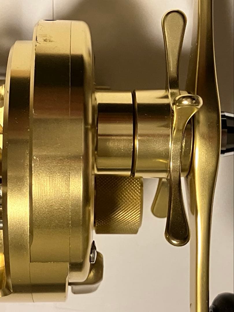 シマノ01カルカッタコンクエスト 400 RH444 ベイトリール 右ハンドル