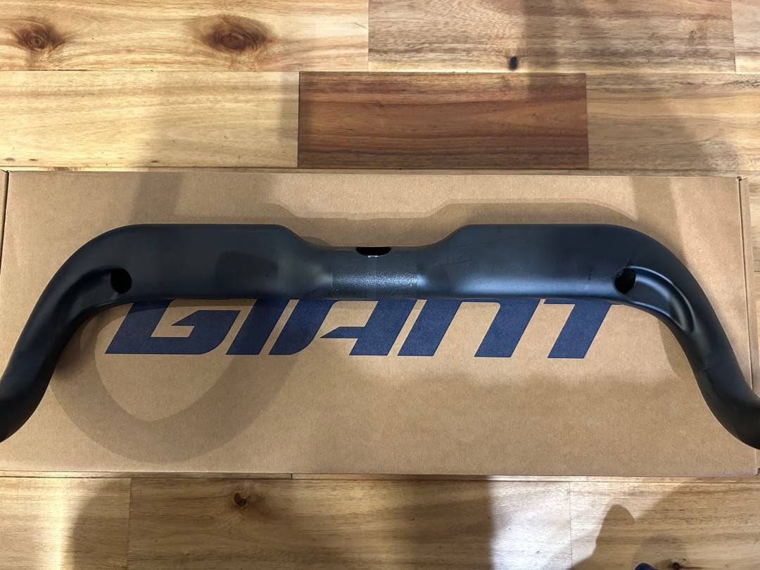 GIANT カーボンハンドル400mm未使用品