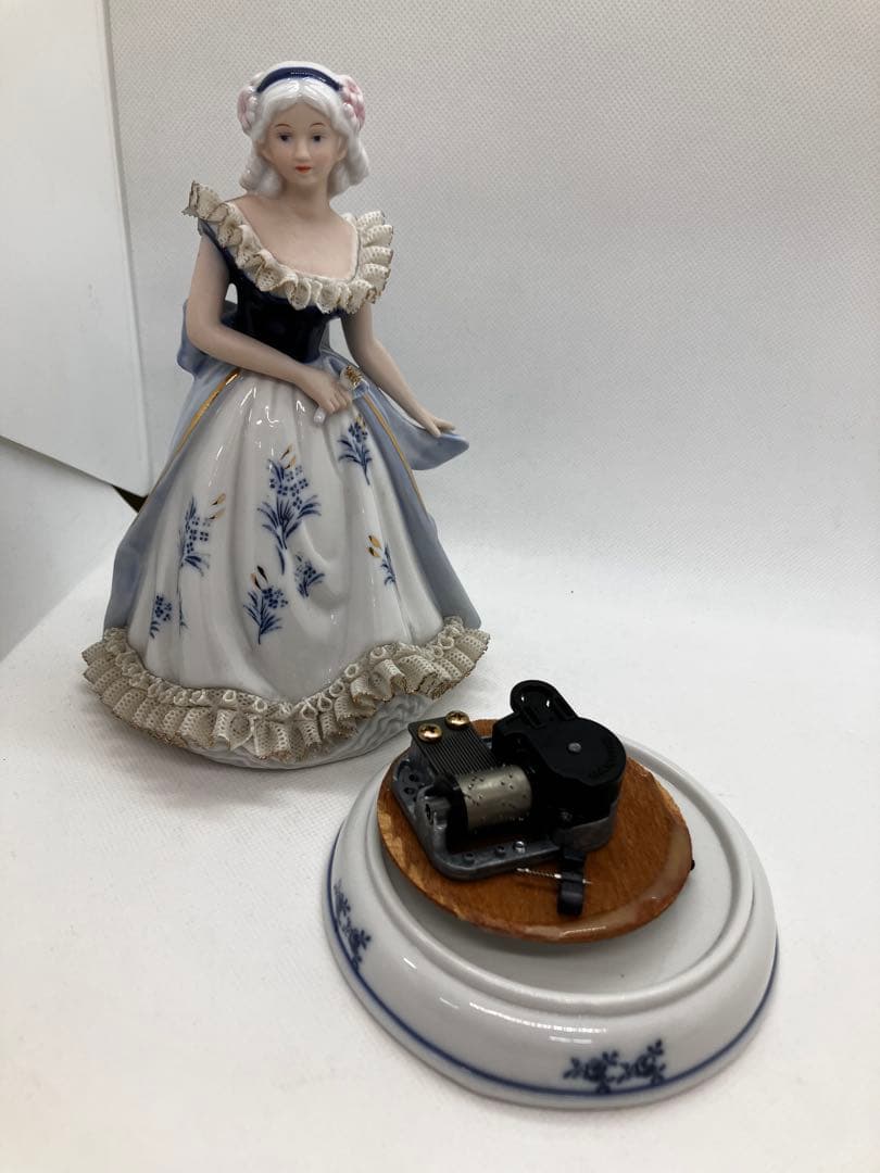 リアドロ　LLADRO 陶器人形