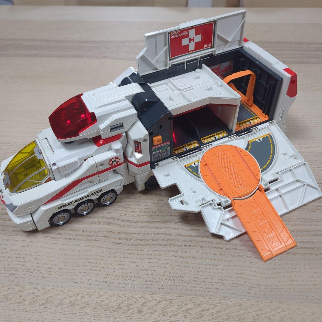 トミカ ハイパーレスキュー ハイパーブルーポリス グレートアンビュランス