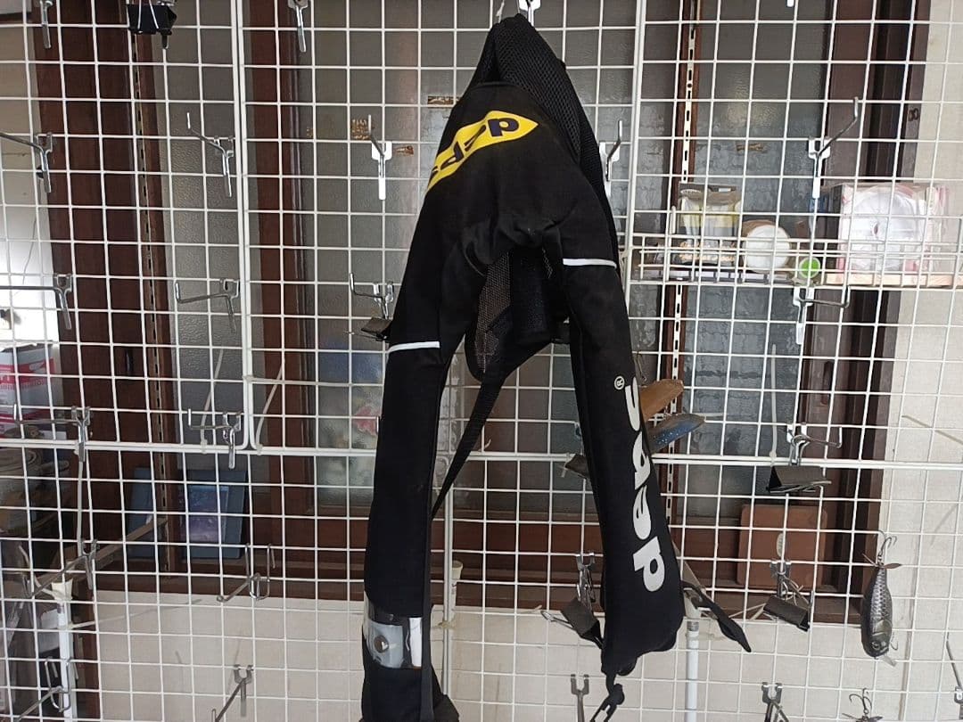 デプス　ライフジャケット　未使用　早いもの勝ちです。