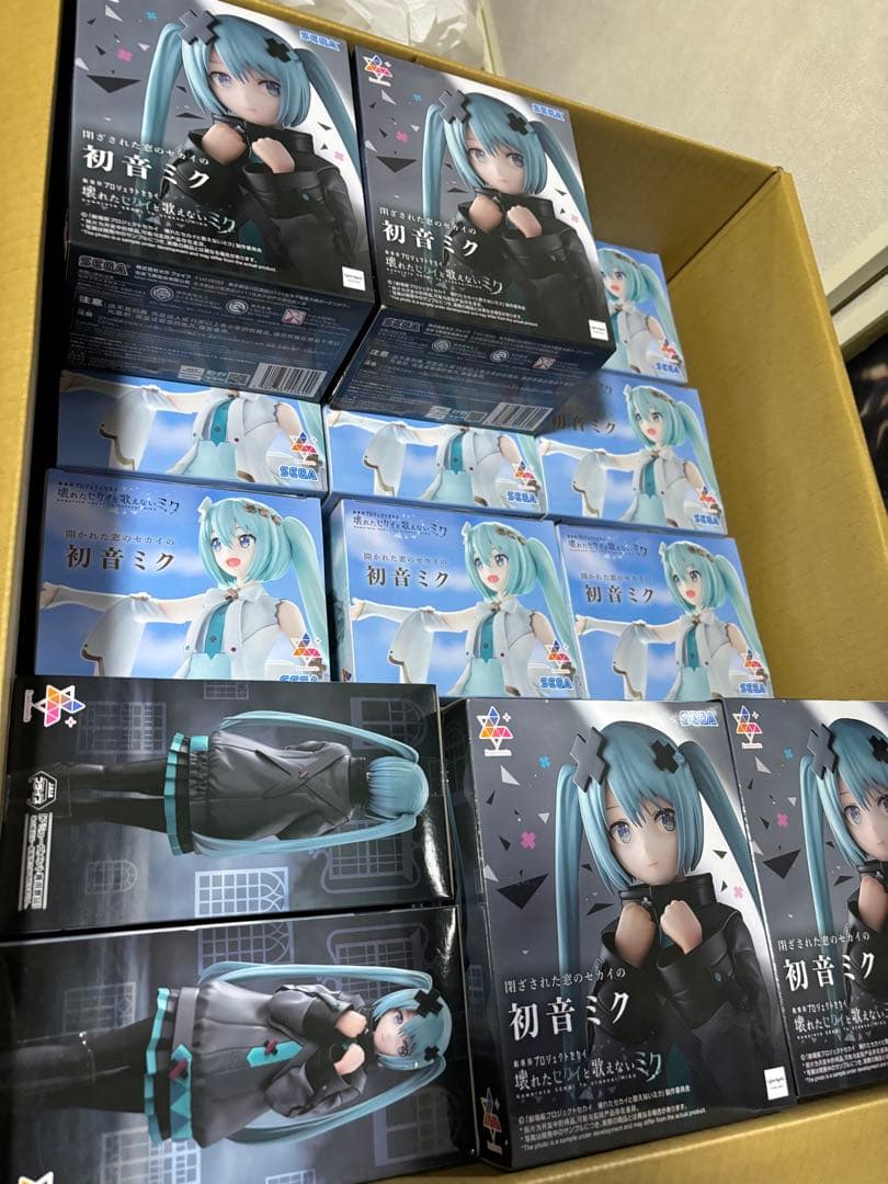 劇場版プロジェクトセカイ〜壊れたセカイと歌えないミク〜 フィギュア 2種　36個