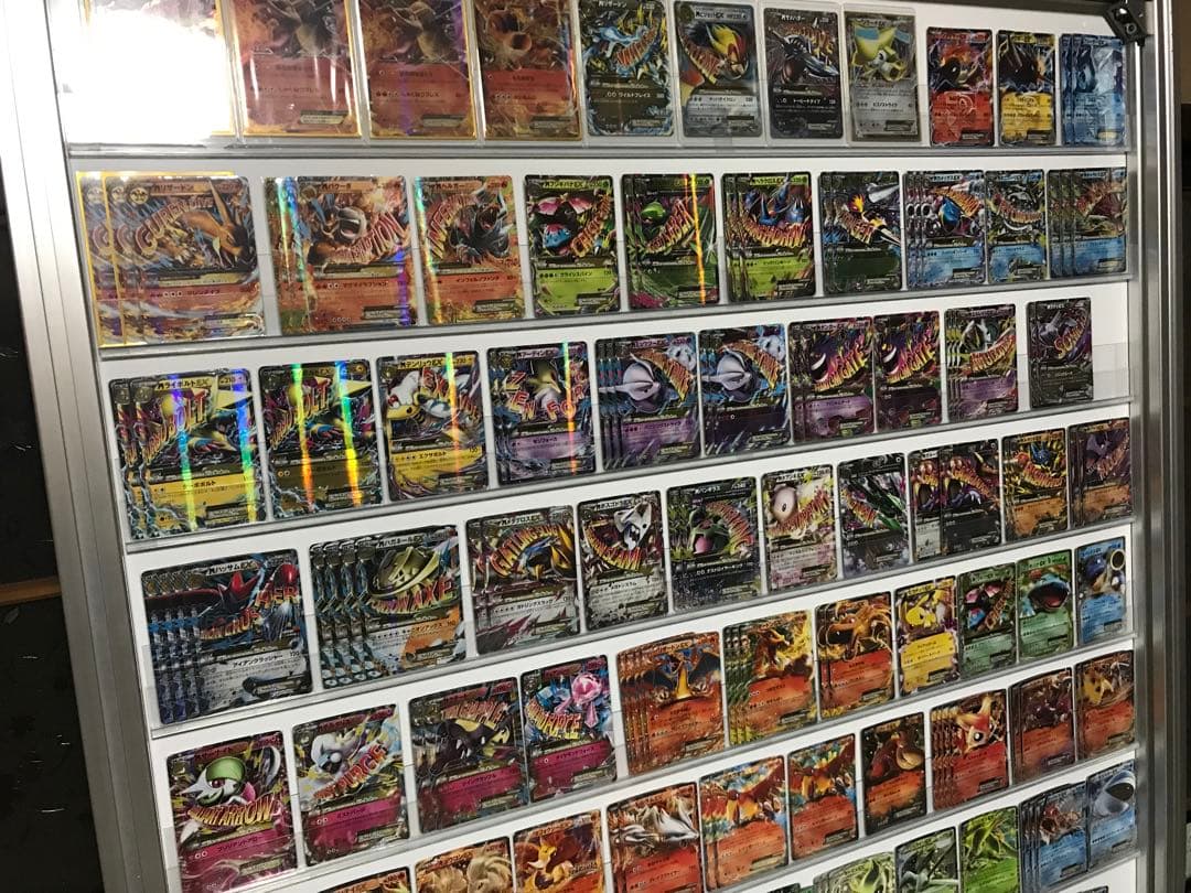 トレーディングカード　ショーケース　カードレール