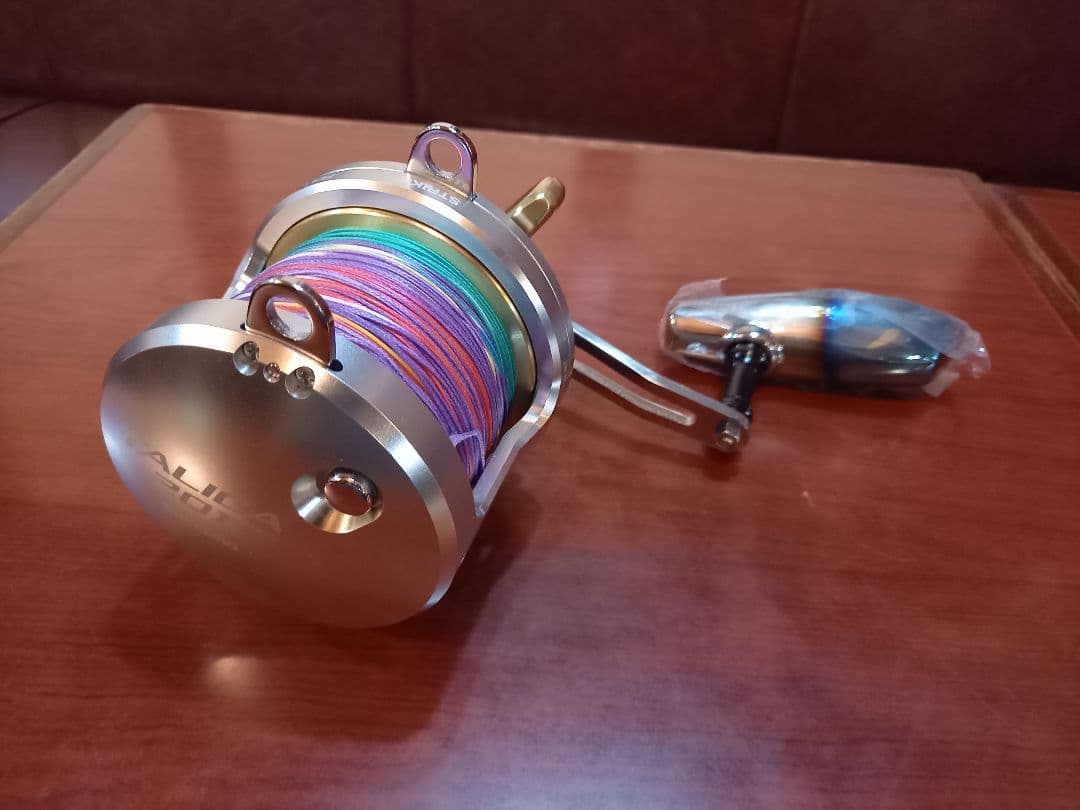 シマノ タリカ 20II ミゾハンパワーハンドル装着済み【極美品】