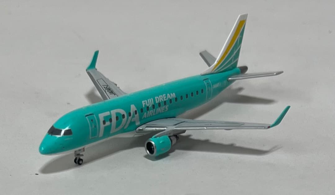 航空機・ヘリコプター FDA ERJ-170 JA04FJ Greem