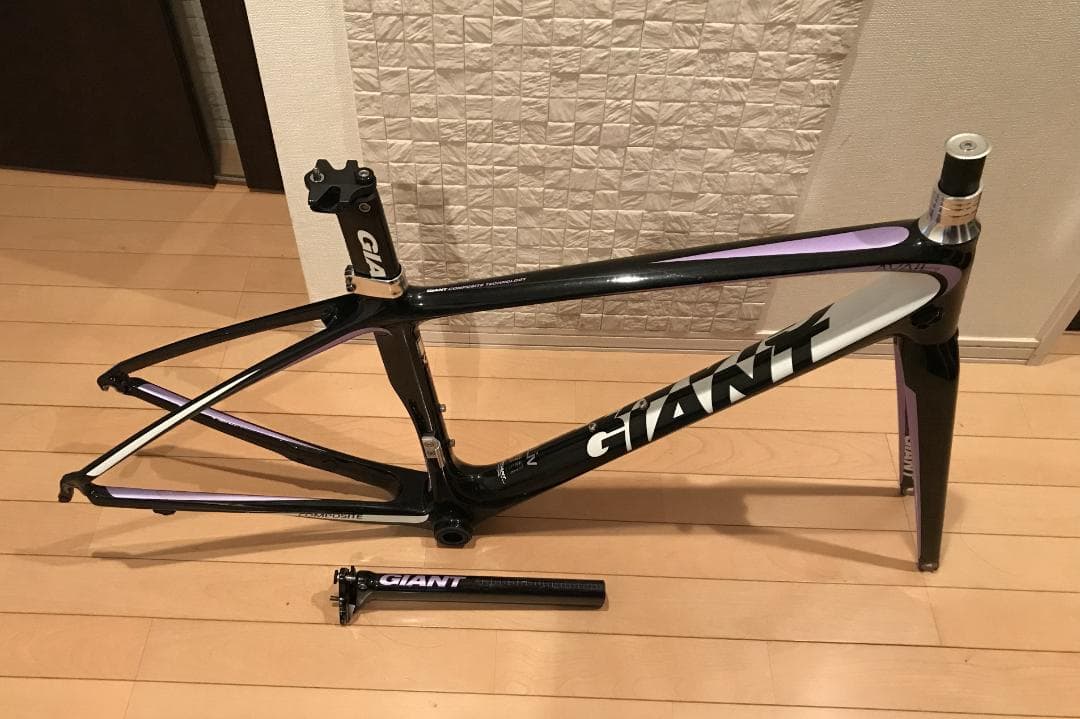 【価格交渉有】GIANTカーボンフレームセット XXS 適正身長150CM