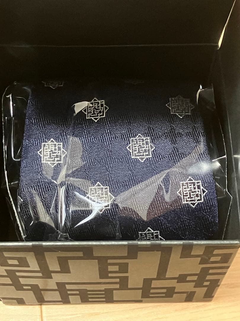 布袋寅泰 ネクタイ