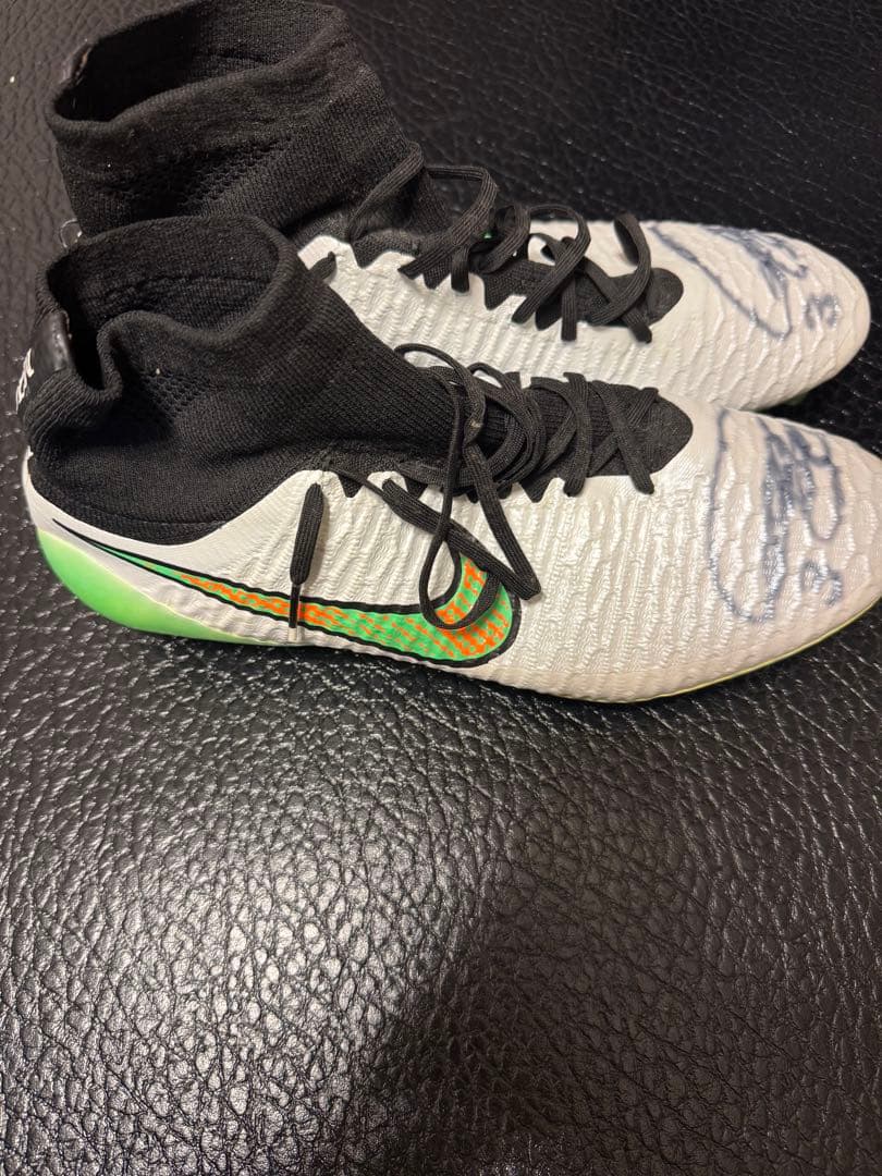 【遠藤航選手】直筆サイン入りサッカースパイク NIKEマジスタ