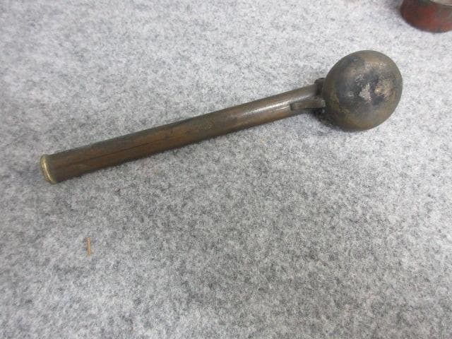 月の銀象嵌入り銅製矢立と赤味の強い銅製矢立の2本 [B26317]