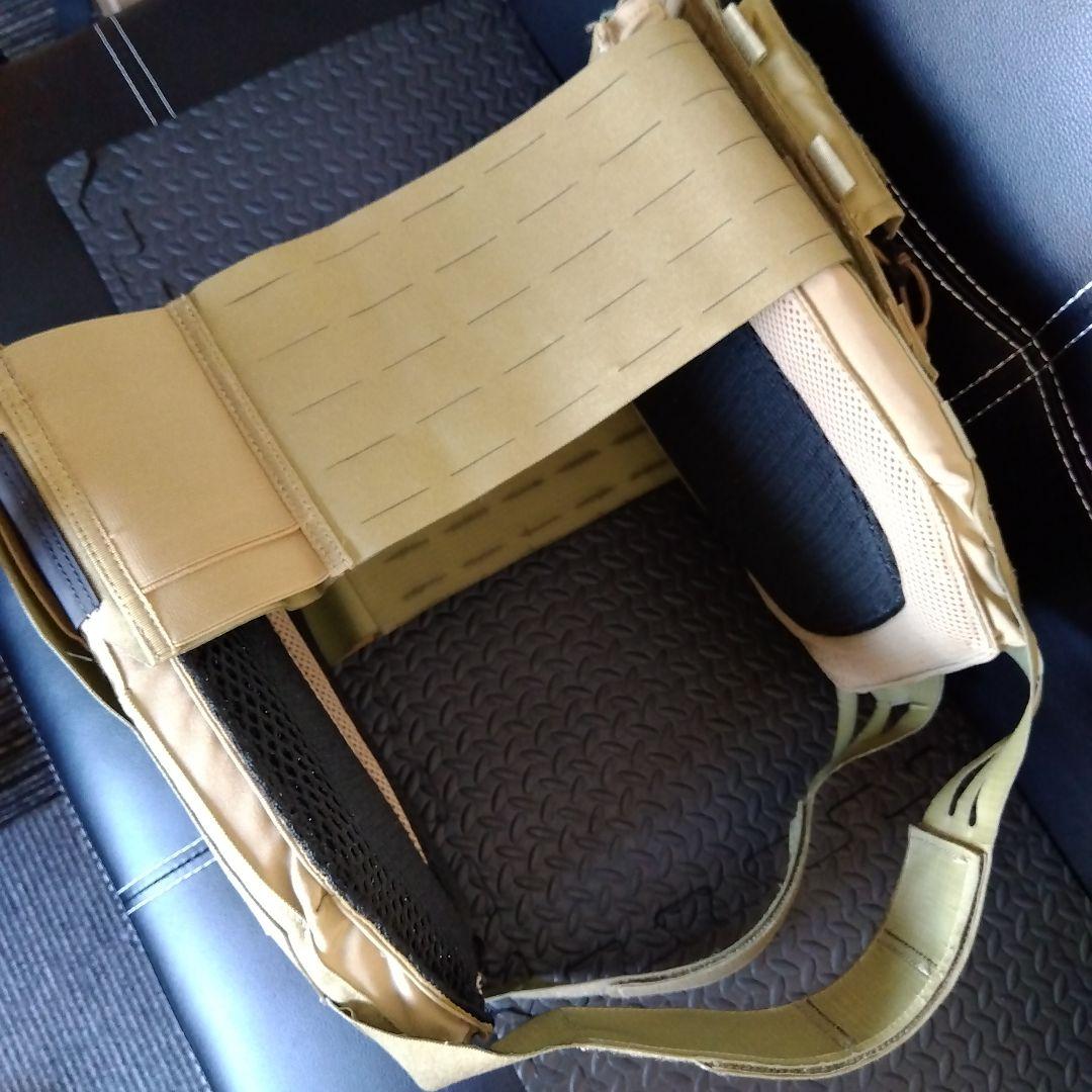 タスマニアンタイガー プレートキャリア　カーキ