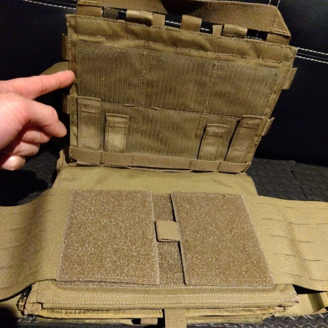 タスマニアンタイガー プレートキャリア　カーキ