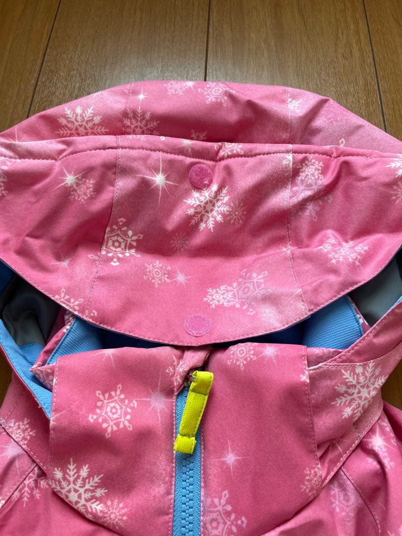 美品早い者勝ち‼️150㎝　DESCENTEスキーウエアー