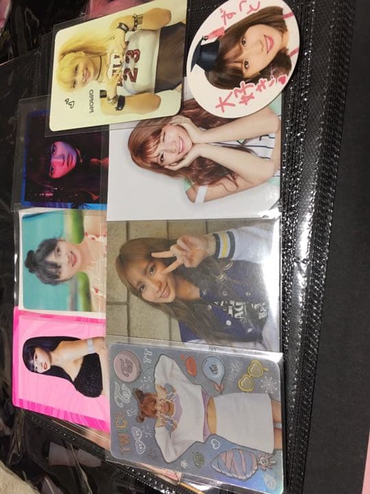 TWICE モモ 缶バッジ うちわ トレカ