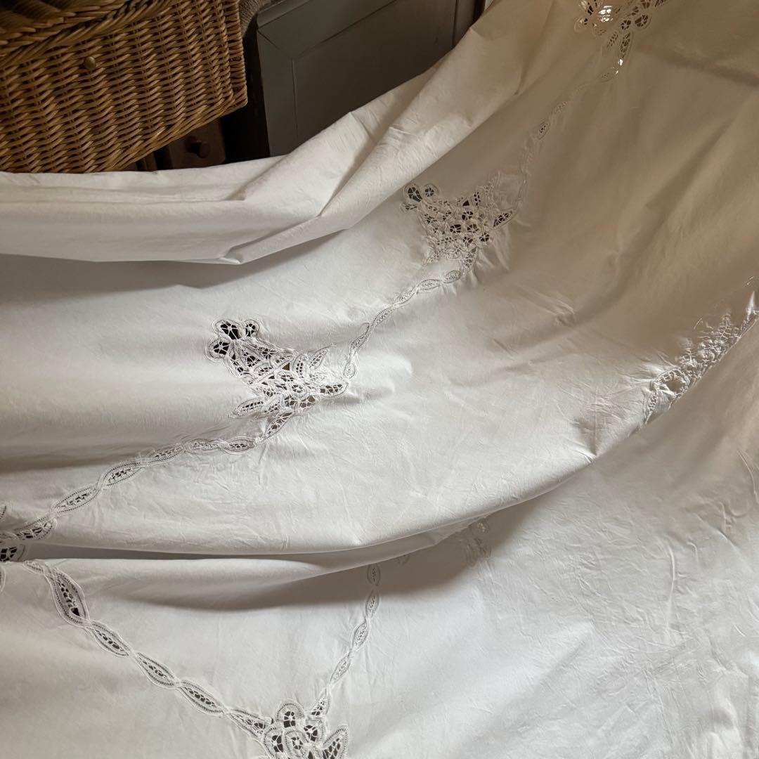 SALE❣️フランスアンティークஐ⋆* ふんわりバテンレースの花刺繍シーツ