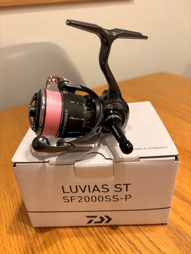 24LUVIAS ST SF2000SS-P スピニング　ルビアス　ダイワ極美品