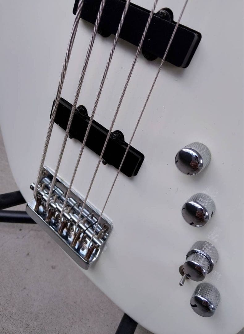 ベース Squier by Fender DeluxeJazzBass Active V