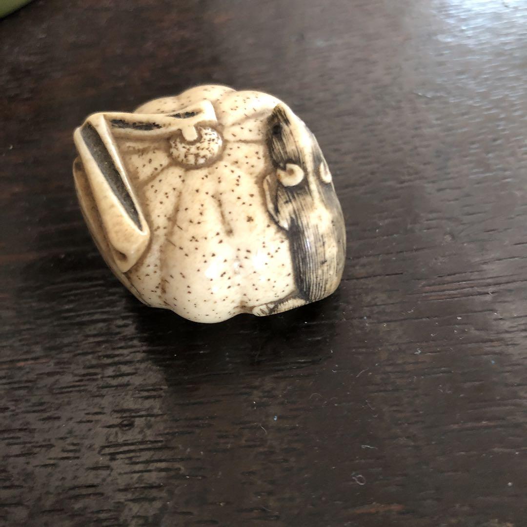 根付け　鼠　ネズミ　ねずみ　骨製