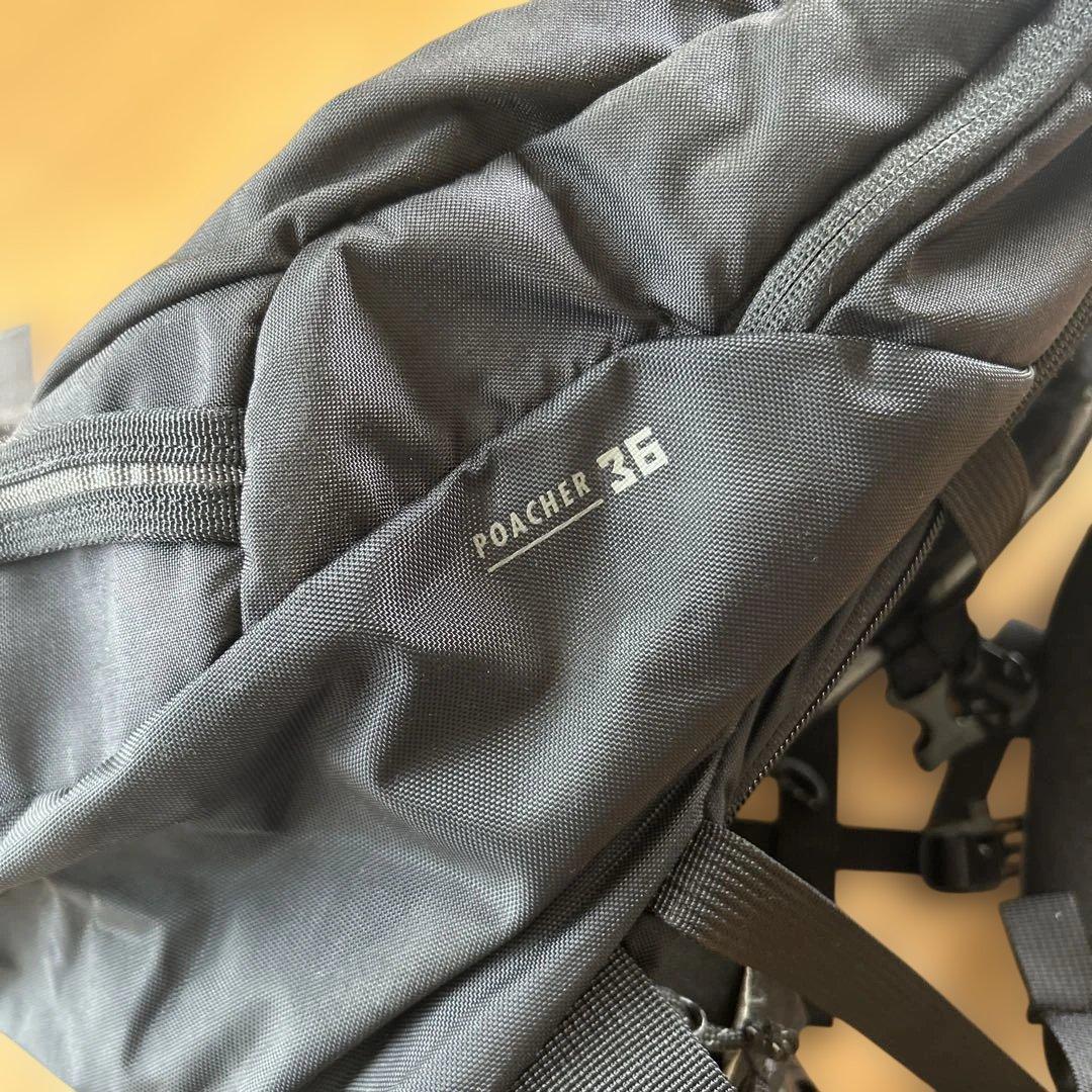 DAKINE POACHER 36 ブラック バックパック