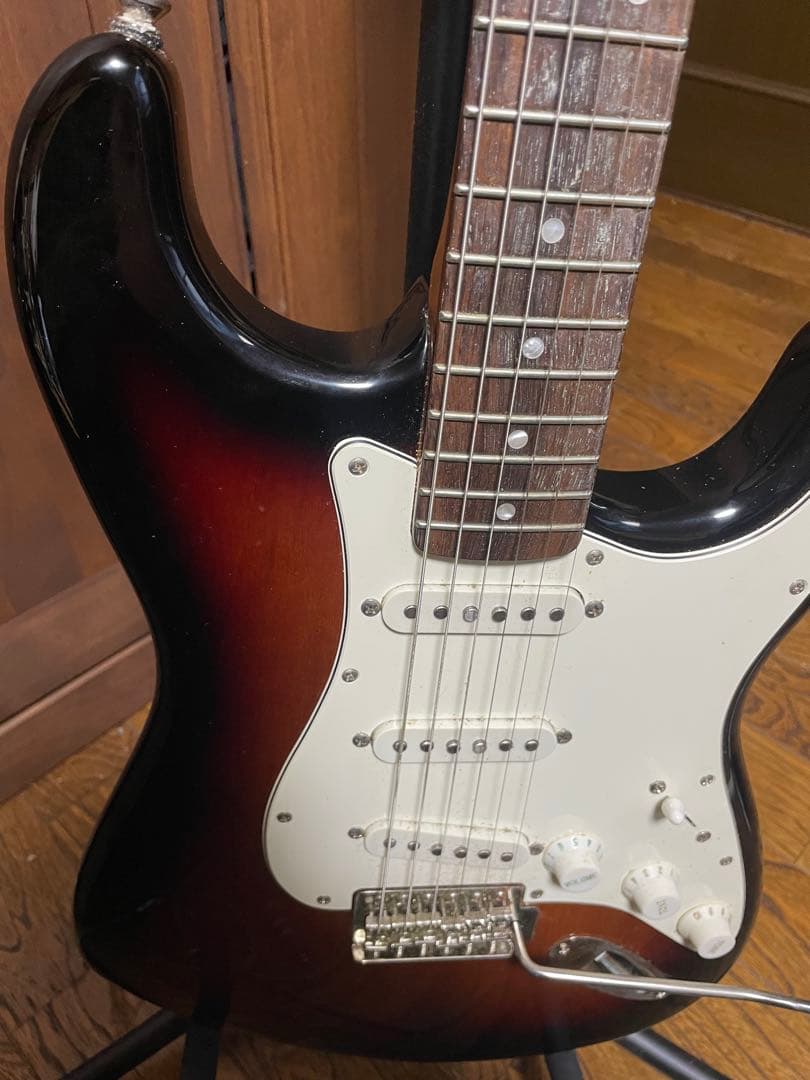 【美品】Squier Stratocaster 【ほぼ新品】