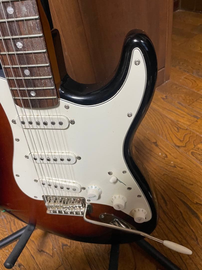 【美品】Squier Stratocaster 【ほぼ新品】