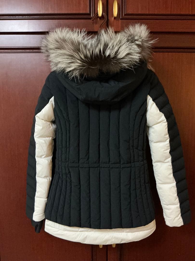 s*y様 チュース　ファー付きスキーウェア　上下セット（黒/白）