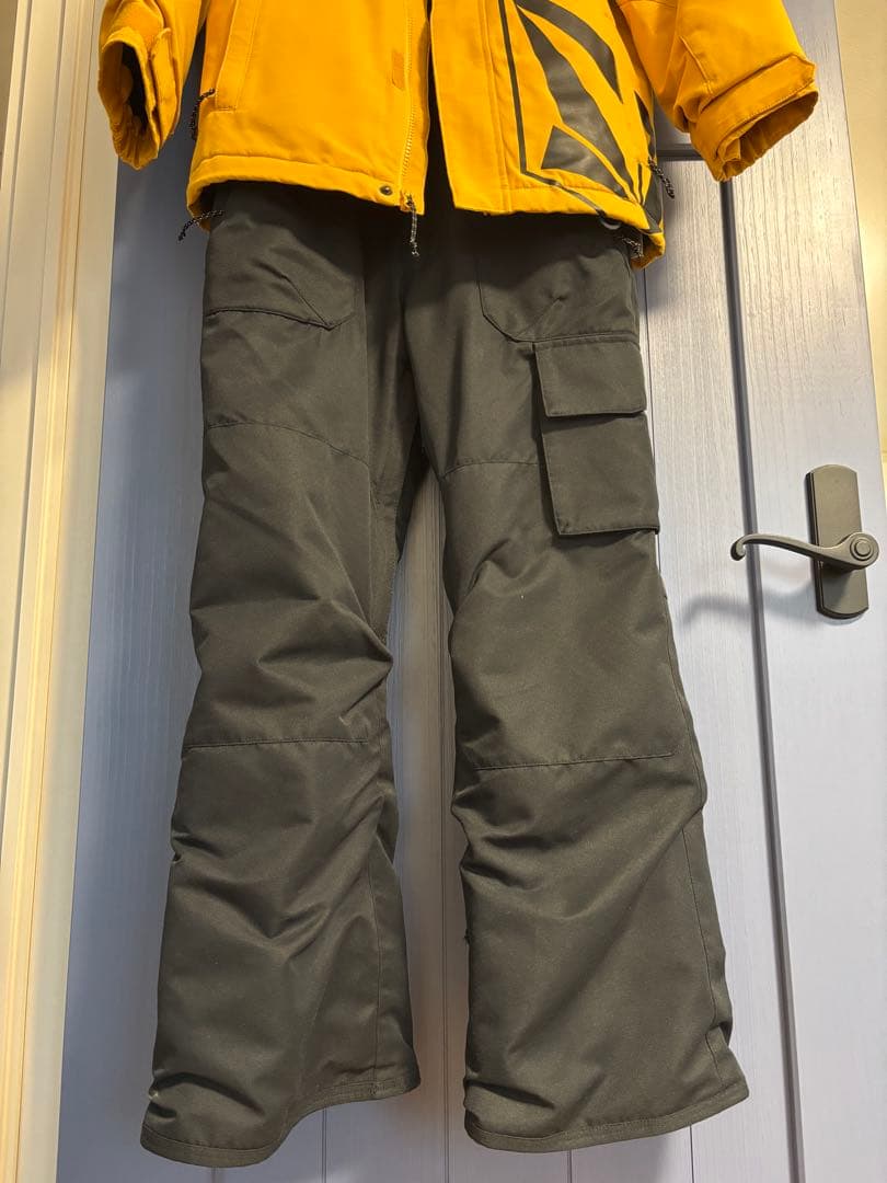 VOLCOM ボードウェア　キッズ　上S 下M