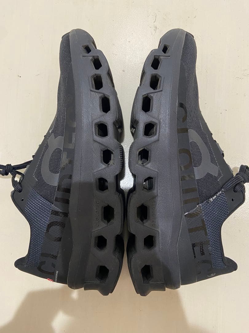 スパイク・シューズ On Cloudmonster 27.5cm