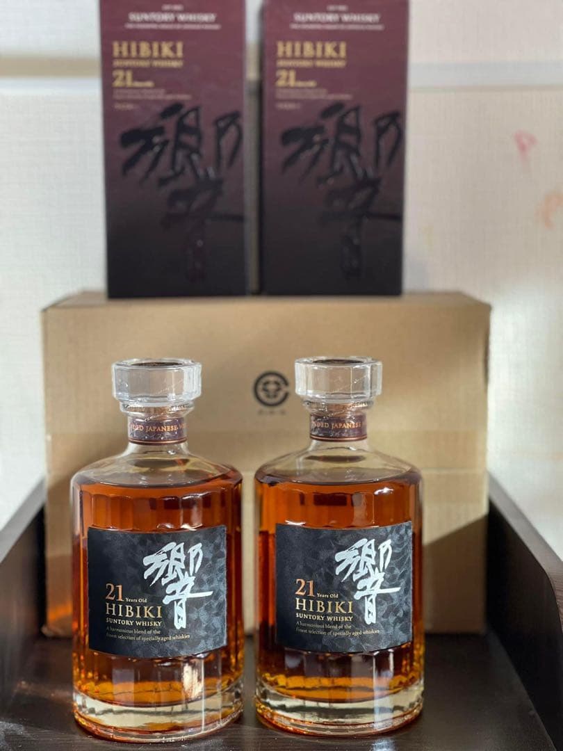 サントリー　響21年　新品・箱付き　700ml  43%