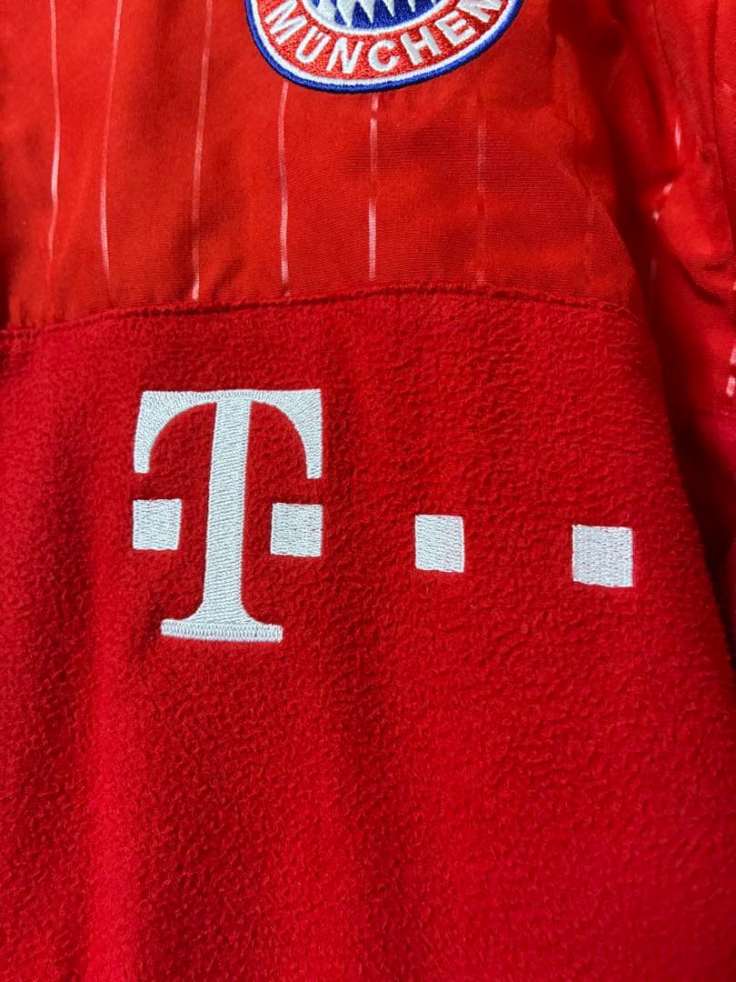 FCバイエルンミュンヘン 支給 トレーニングトップ