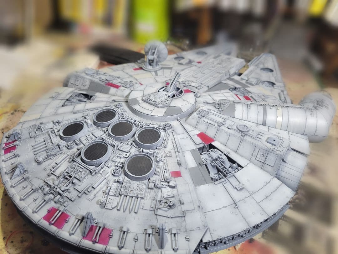 ミレニアム・ファルコン 1/72スケールモデル　完成品