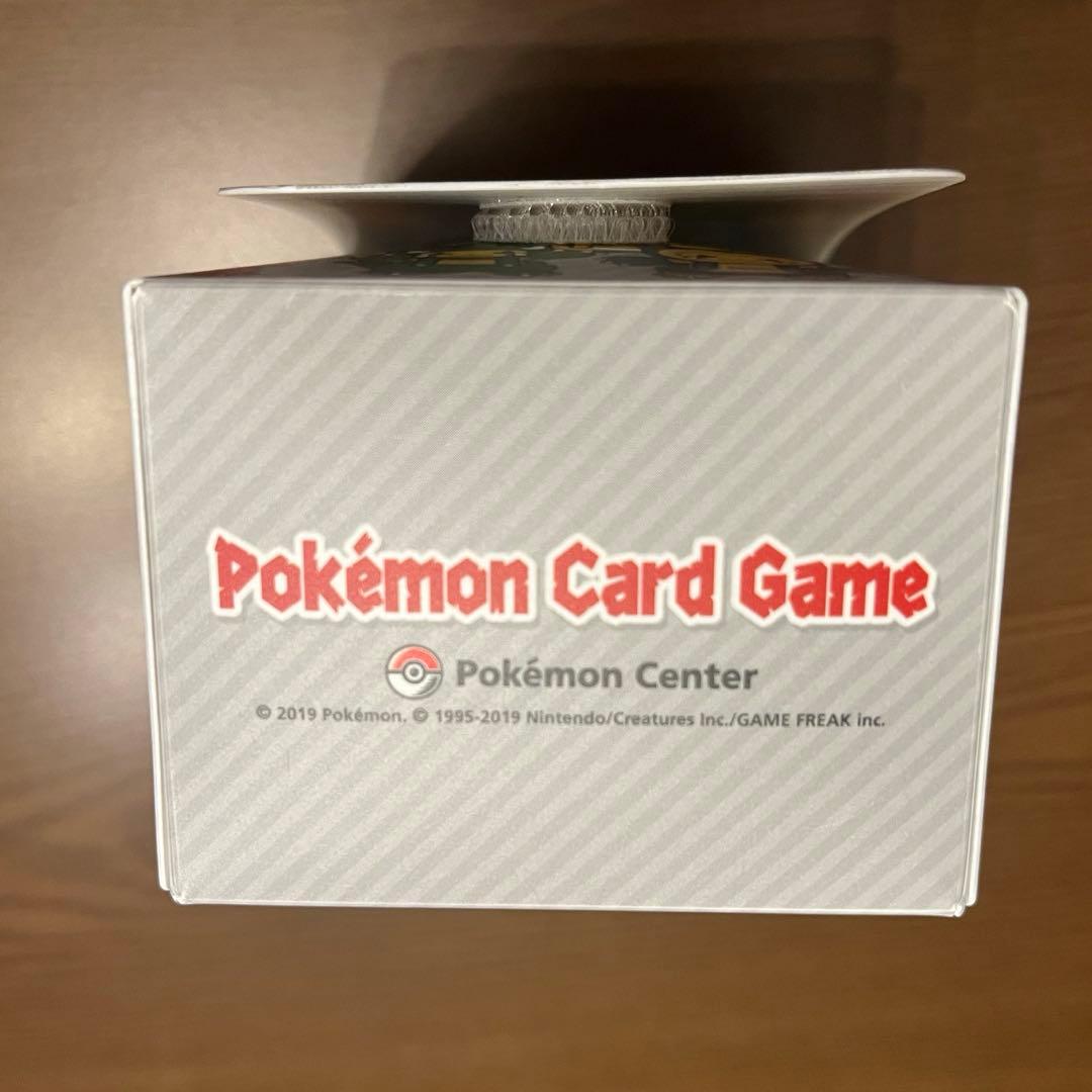 ポンチョを着たピカチュウ　集合　ポケカ　デッキケース